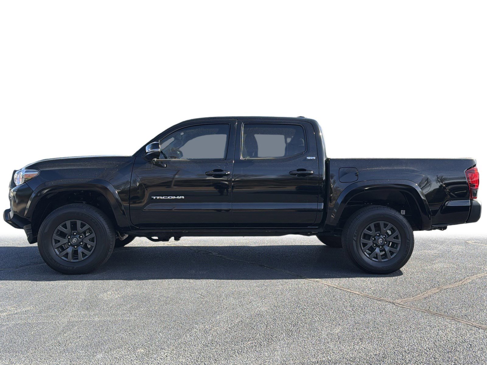 Used 2023 Toyota Tacoma SR5 w/ Technology Package image 22