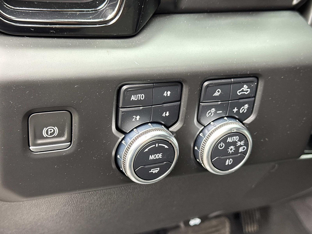Used 2022 GMC Sierra 1500 AT4 w/ AT4 Premium Package AWD/4WD image 19