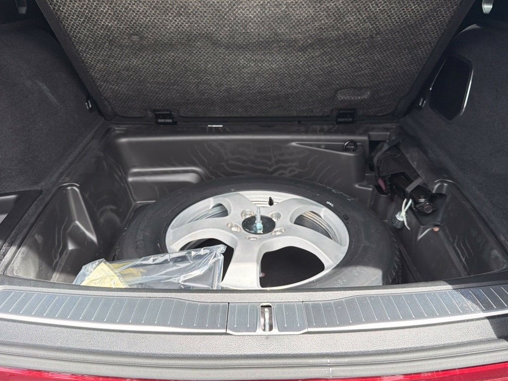 Used 2024 Jeep Grand Cherokee Overland RWD image 19