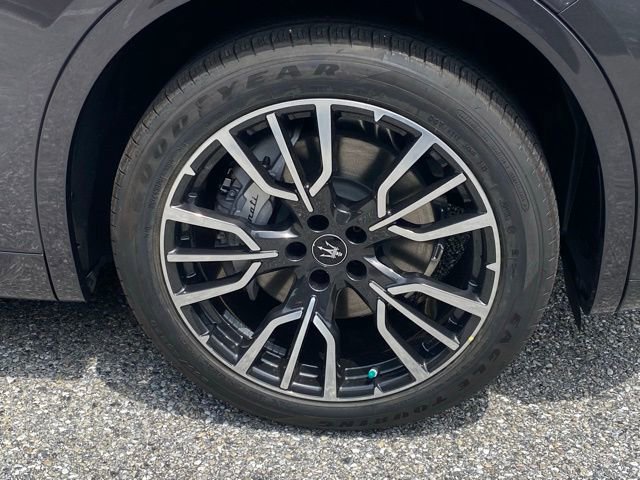 New 2025 Maserati Grecale GT image 12