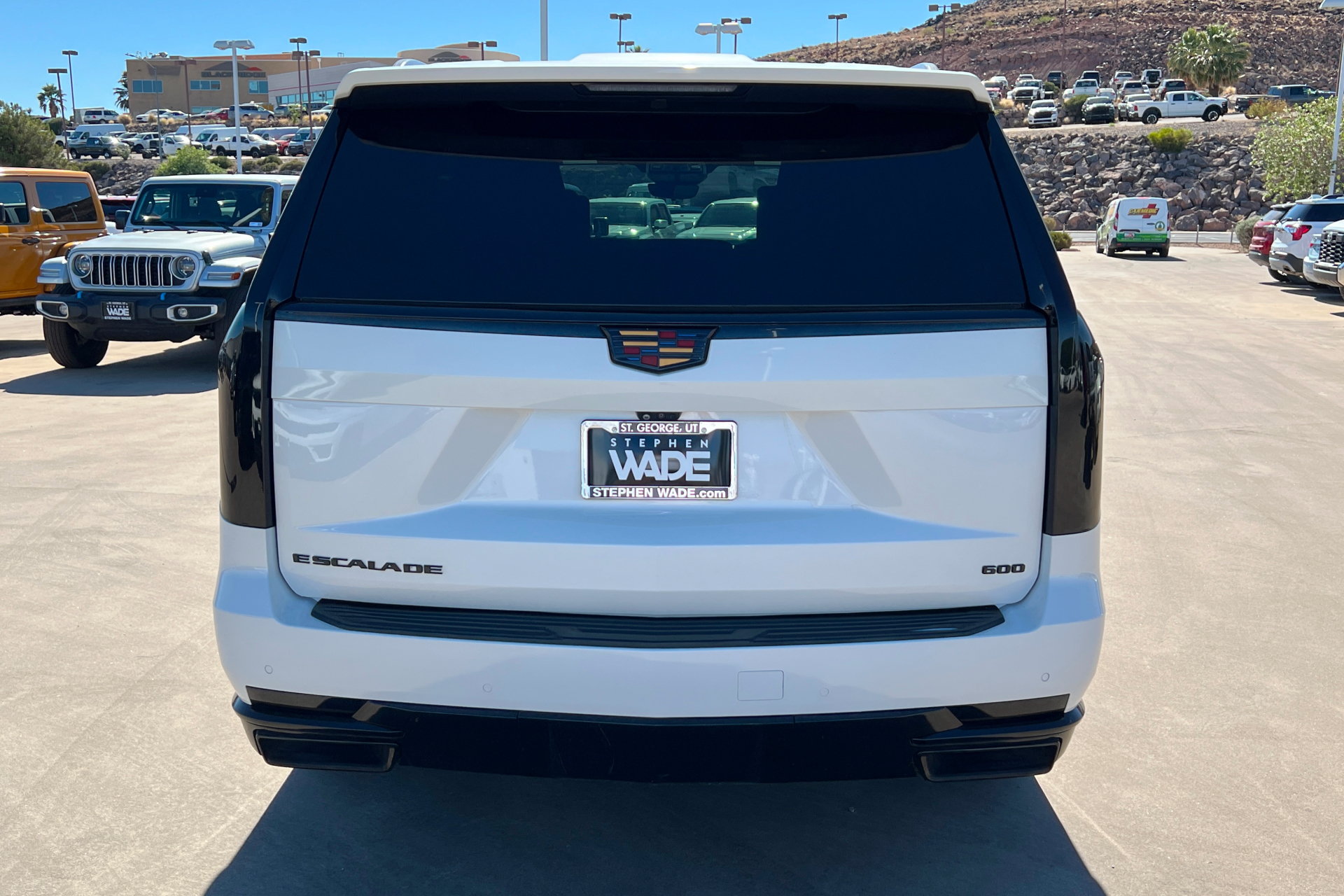 Used 2021 Cadillac Escalade Premium Luxury w/ Driver Assist Tech Package AWD/4WD image 5