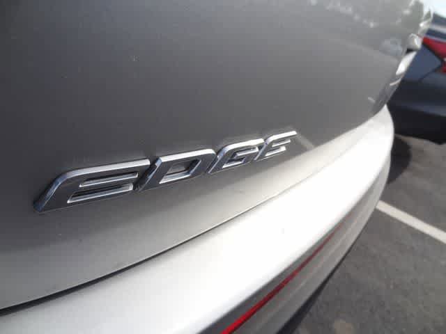 Used 2018 Ford Edge Titanium w/ Technology Package FWD image 21