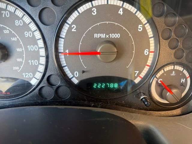 Used 2005 Jeep Liberty Sport image 16