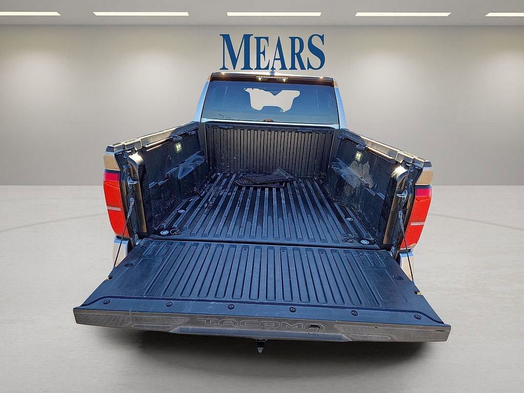 Used 2025 Toyota Tacoma SR5 image 14