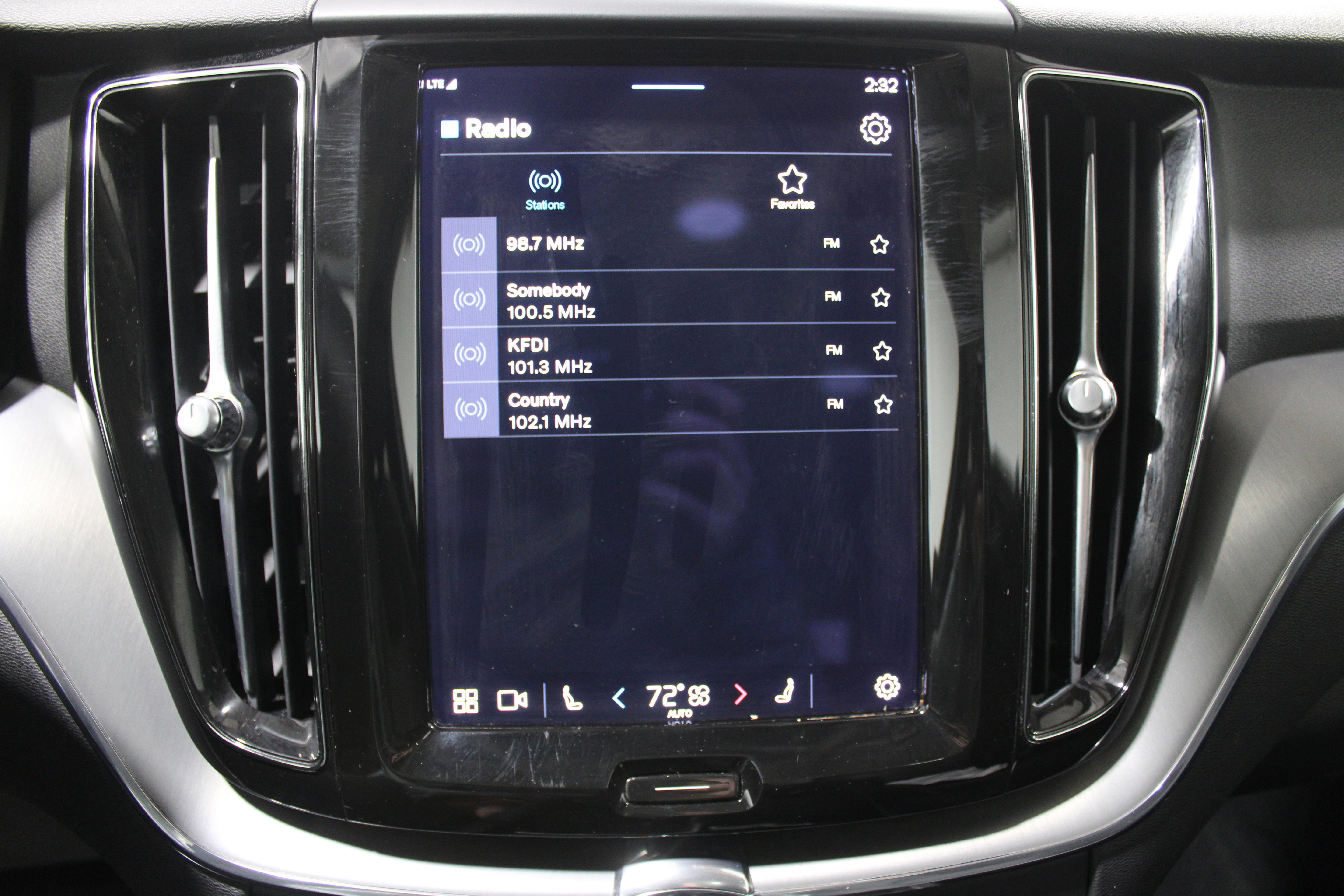 Used 2022 Volvo XC60 B5 Momentum AWD/4WD image 13