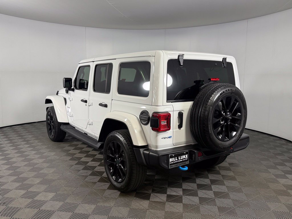 Used 2024 Jeep Wrangler Unlimited Sahara w/ Technology Group AWD/4WD image 9
