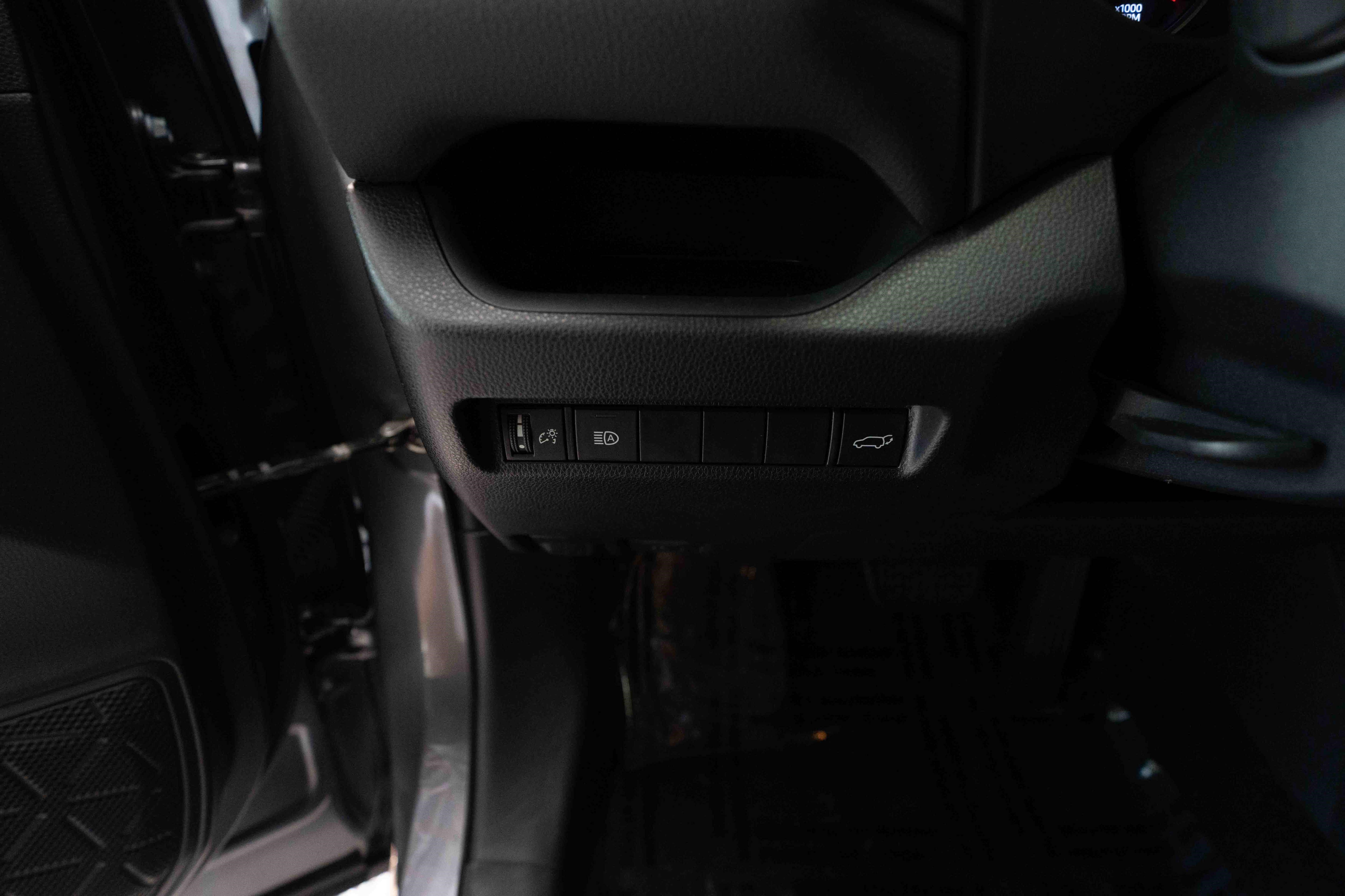 Used 2019 Toyota RAV4 XLE Premium w/ All Weather Liner Package AWD/4WD image 11