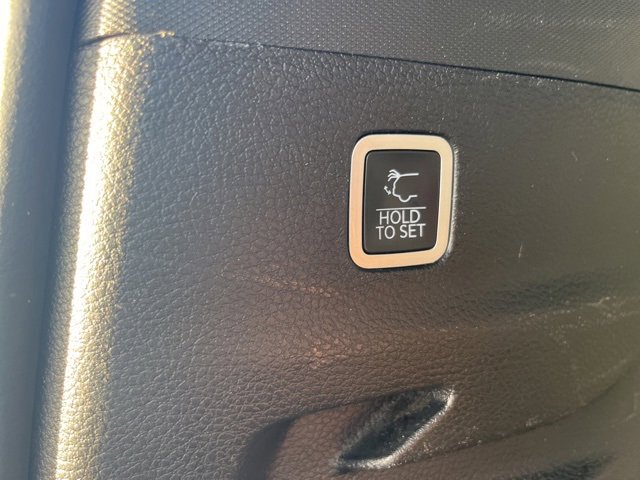 Used 2024 Jeep Wagoneer L Series II w/ Flexible Seating Group image 12