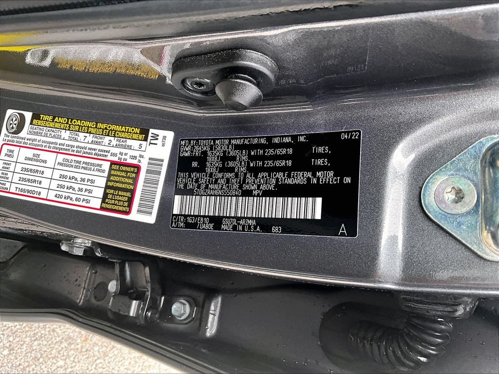 Used 2022 Toyota Highlander XLE FWD image 37