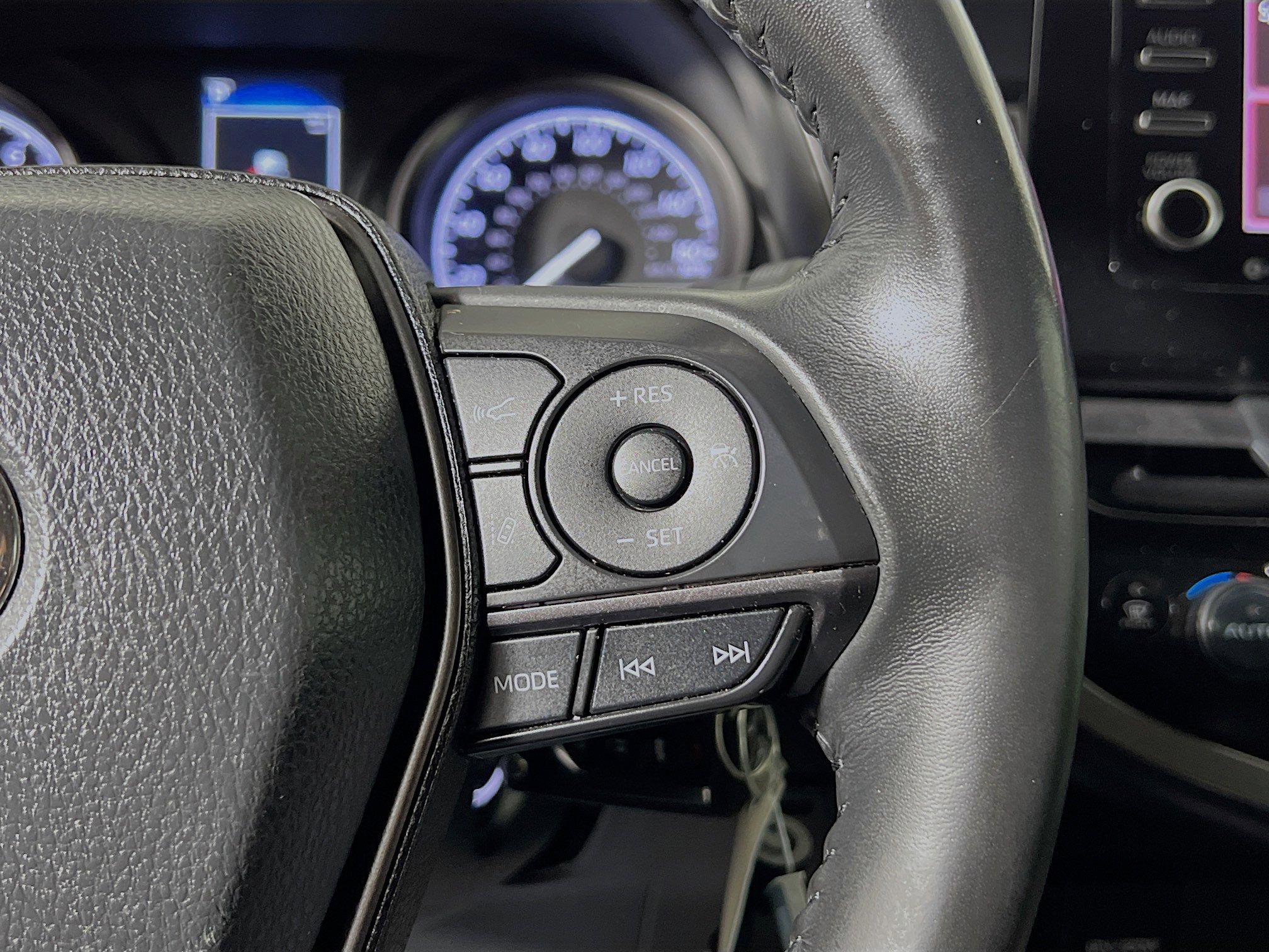 Used 2024 Toyota Camry SE image 20