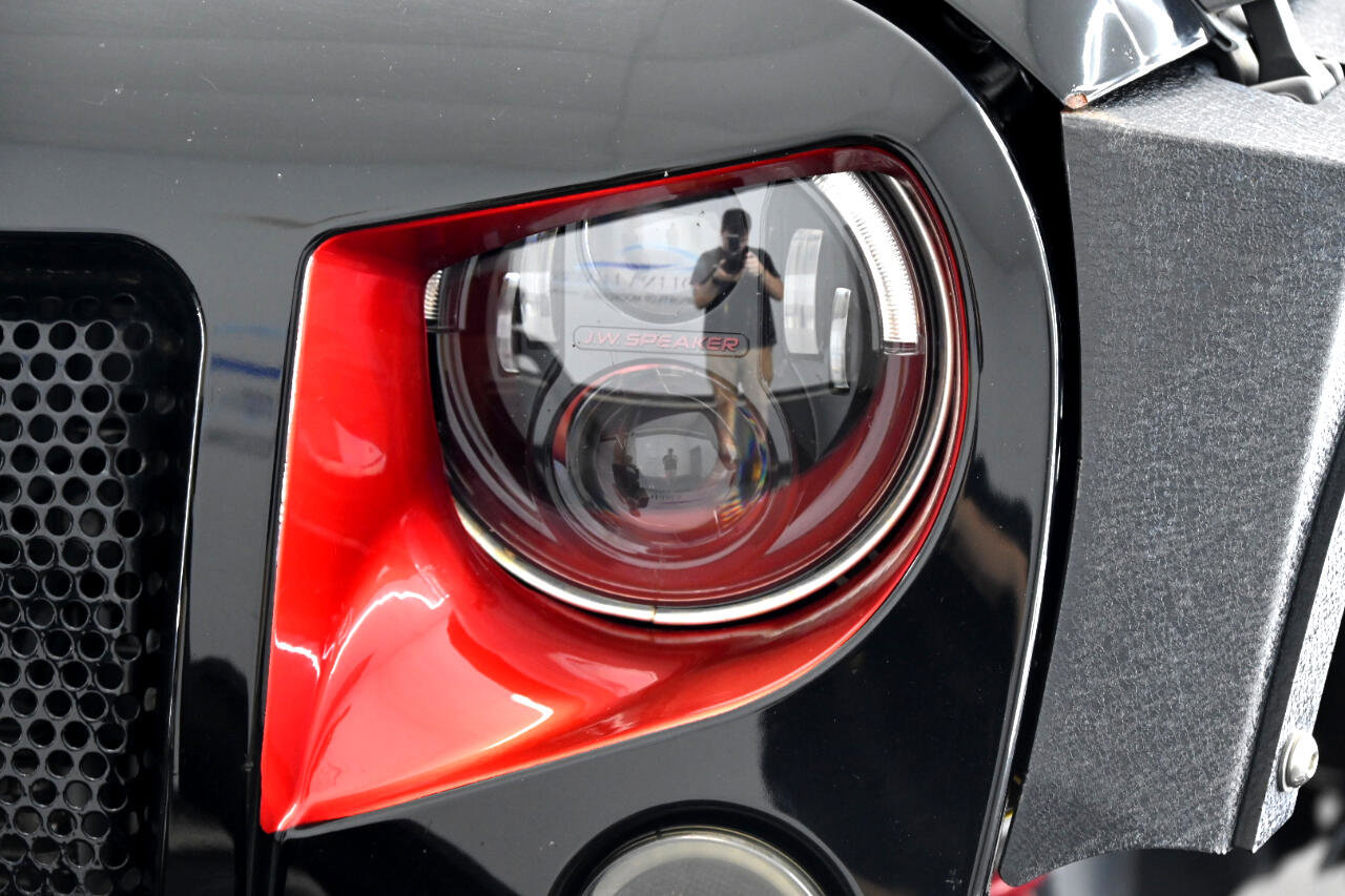 Used 2018 Jeep Wrangler Unlimited Rubicon w/ Cold Weather Group image 9