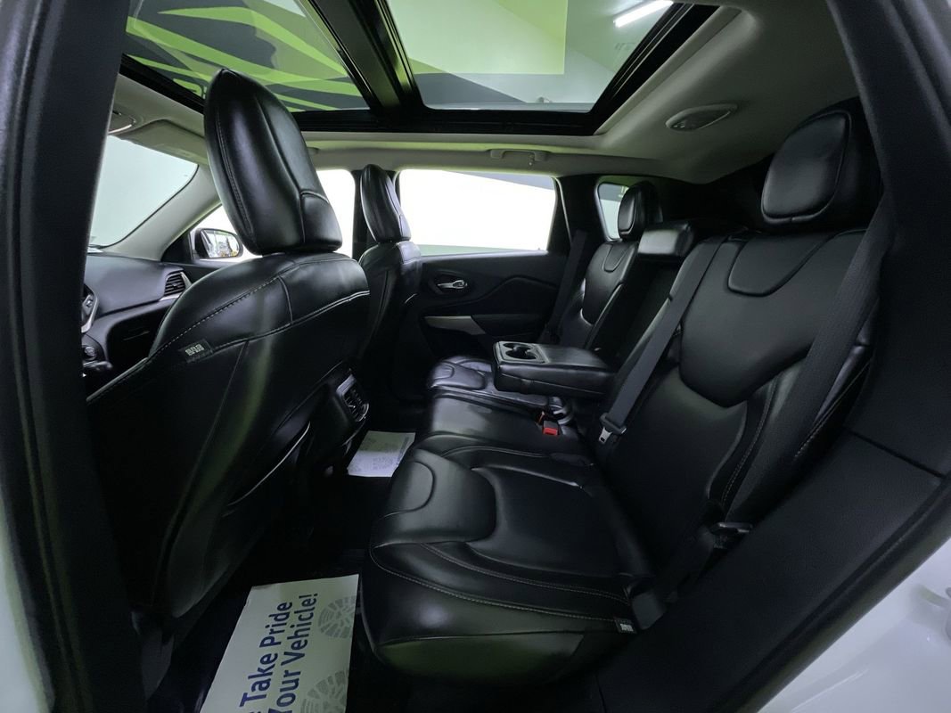 Used 2018 Jeep Cherokee Limited image 29