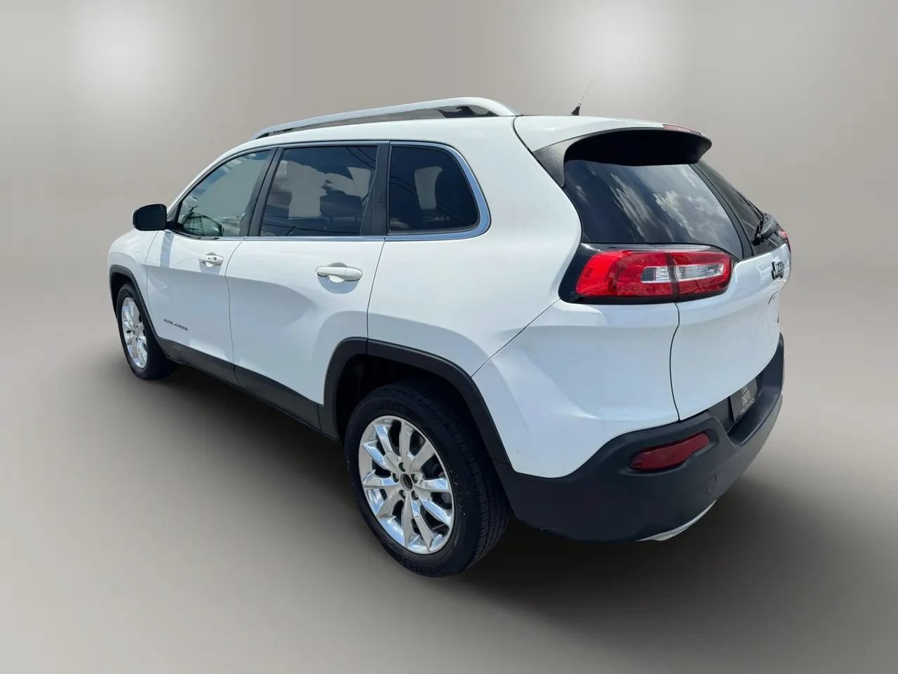 Used 2015 Jeep Cherokee Limited FWD image 8