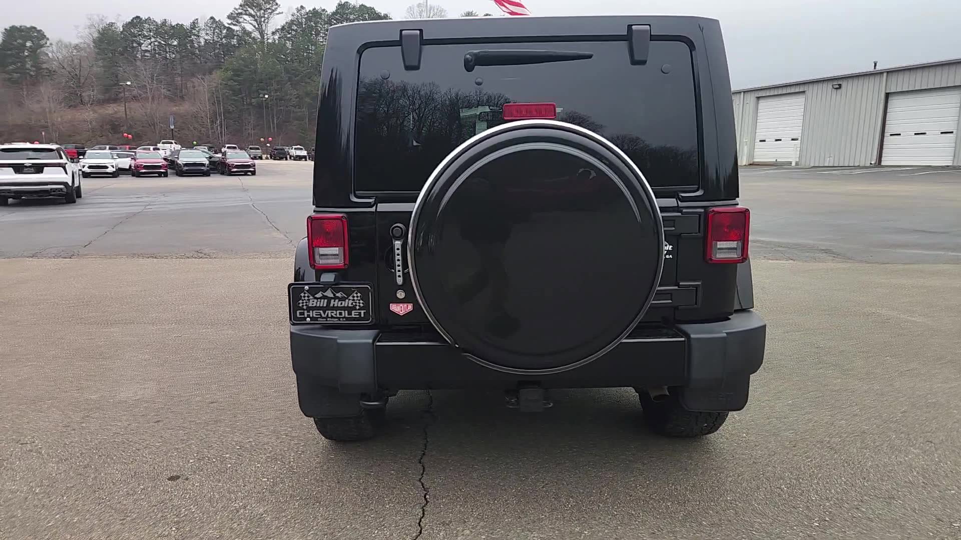 Used 2016 Jeep Wrangler Unlimited Sahara w/ Connectivity Group image 18