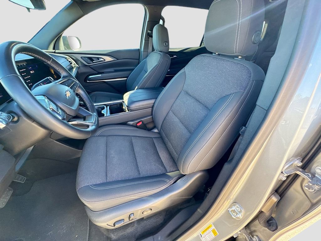 Used 2024 Chevrolet Traverse LT image 20