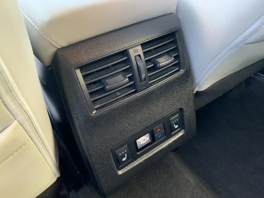 Used 2024 Mitsubishi Outlander SEL AWD/4WD image 22