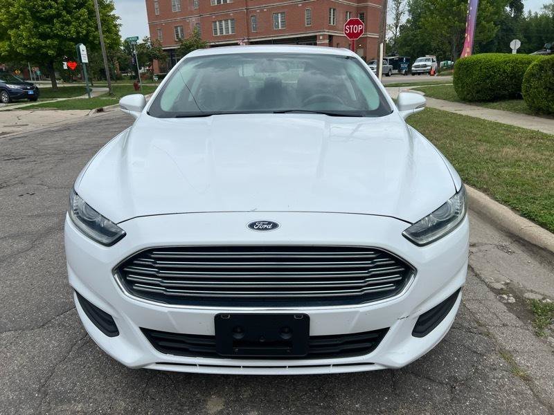 Used 2015 Ford Fusion SE FWD image 3