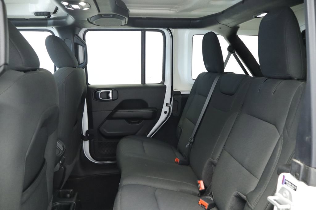 Used 2021 Jeep Wrangler Unlimited Sahara AWD/4WD image 18