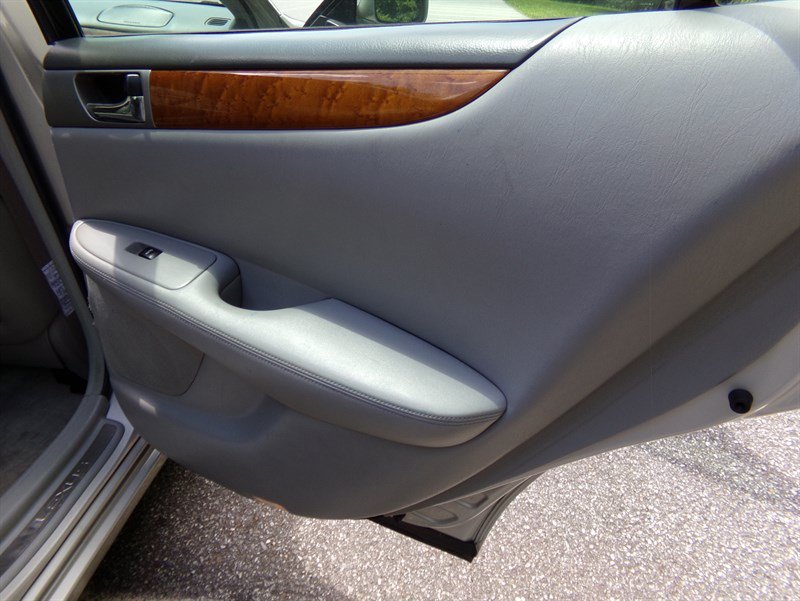 Used 2005 Lexus ES 330 FWD image 45