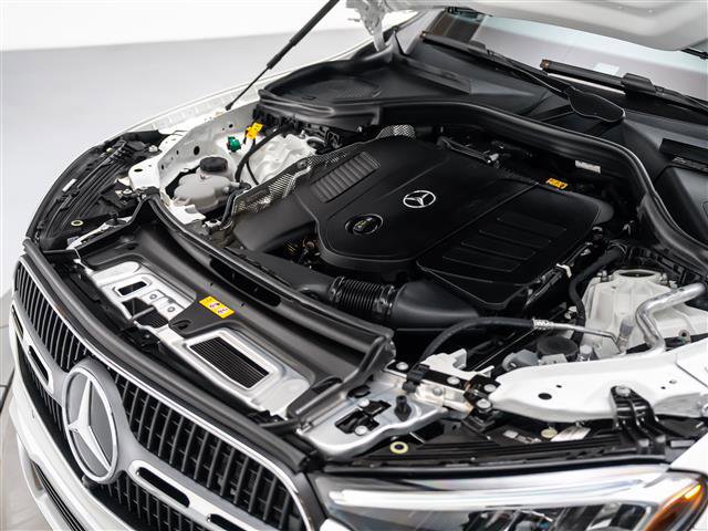 Used 2025 Mercedes-Benz GLC 350e 4MATIC image 11