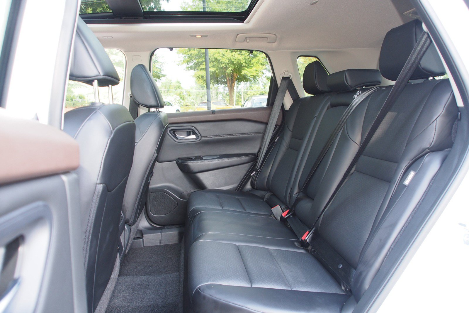 Used 2023 Nissan Rogue SV w/ SV Premium B Package FWD image 20