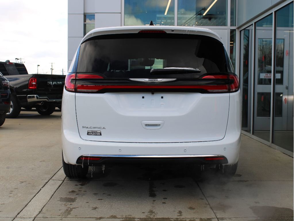 New 2026 Chrysler Pacifica Select image 7