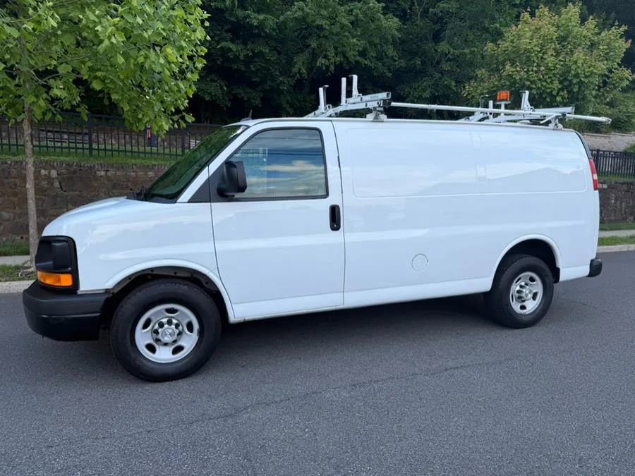 Used 2015 Chevrolet Express 2500 image 3