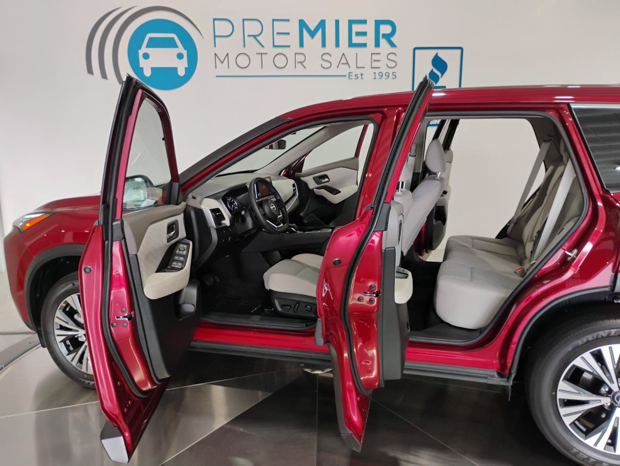 Used 2023 Nissan Rogue SV FWD image 34