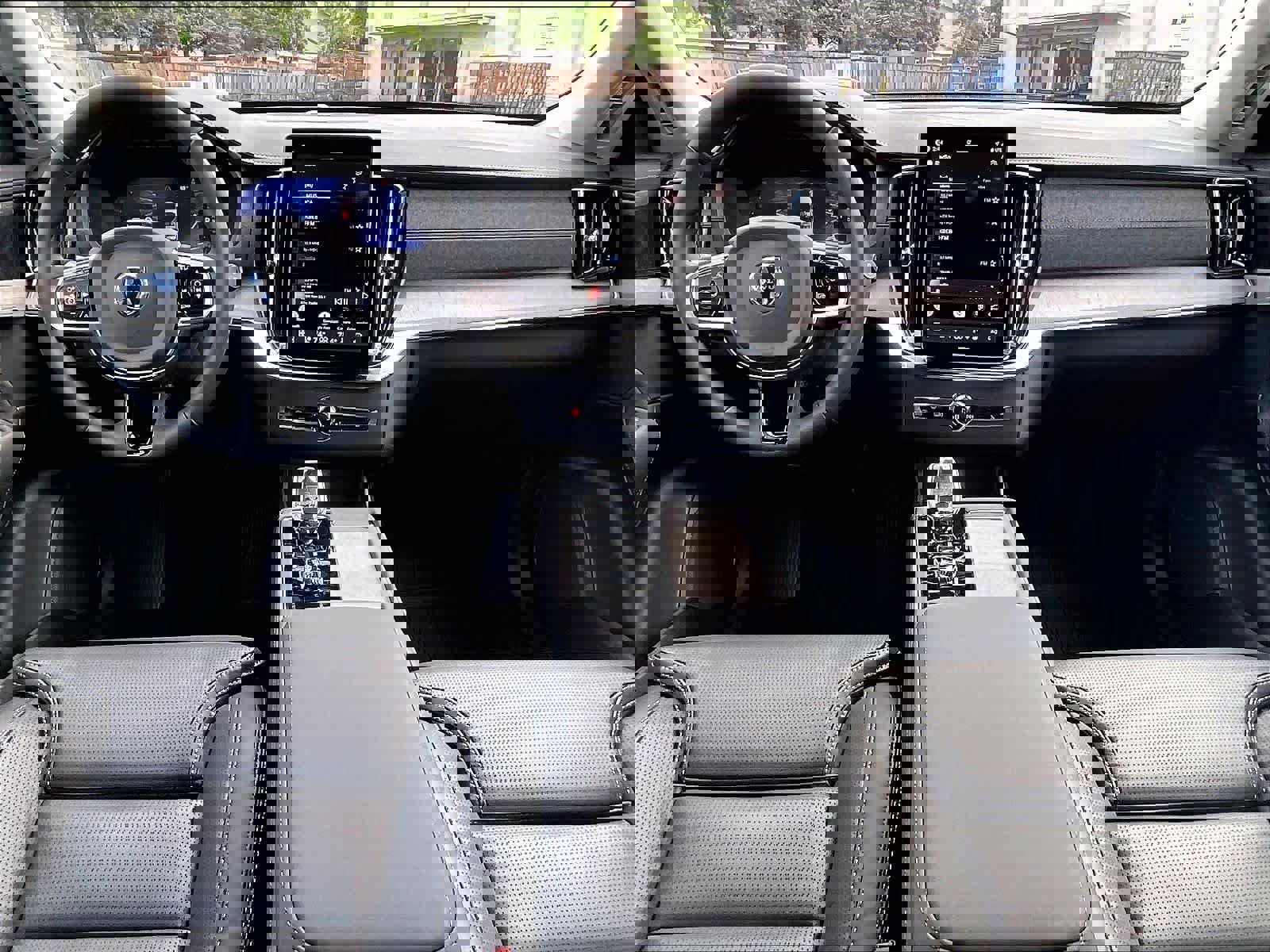 New 2026 Volvo XC90 T8 Ultra w/ Protection Package image 7