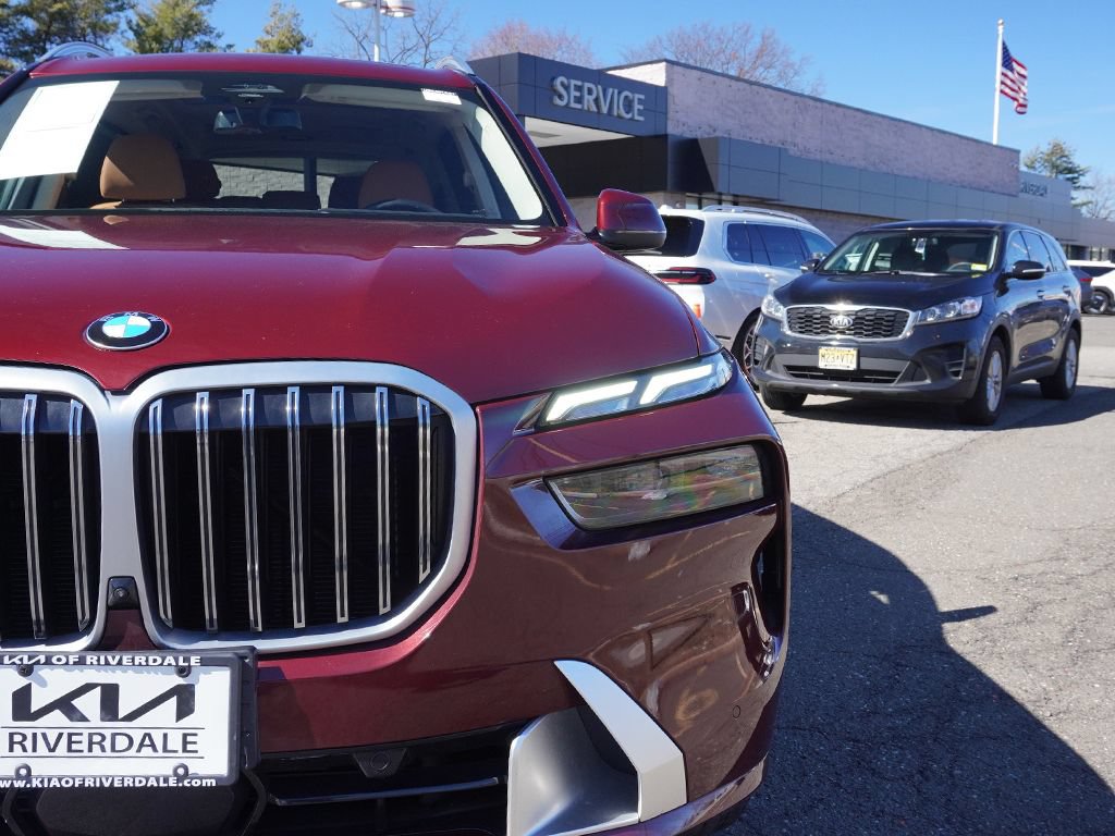 Used 2024 BMW X7 xDrive40i w/ Premium Package AWD/4WD image 18