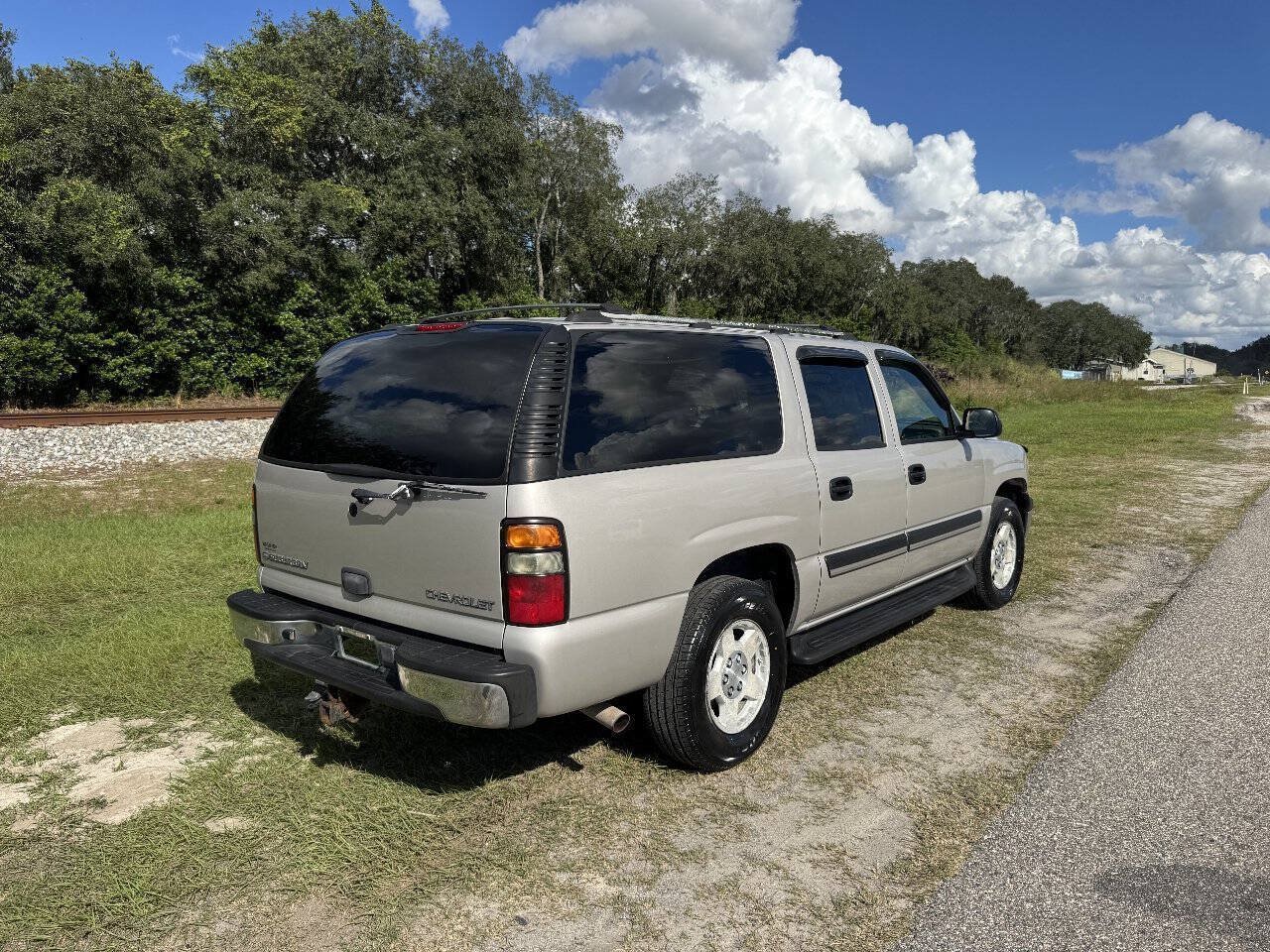 Used 2004 Chevrolet Suburban LS w/ Preferred Equipment Group AWD/4WD image 3
