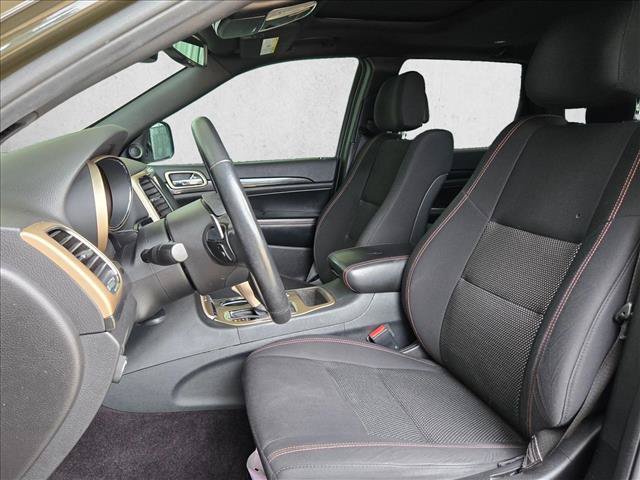 Used 2016 Jeep Grand Cherokee Laredo 75th Anniversary AWD/4WD image 11