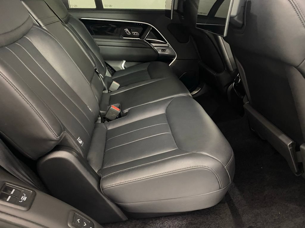 Used 2023 Land Rover Range Rover Long Wheelbase SE AWD/4WD image 27