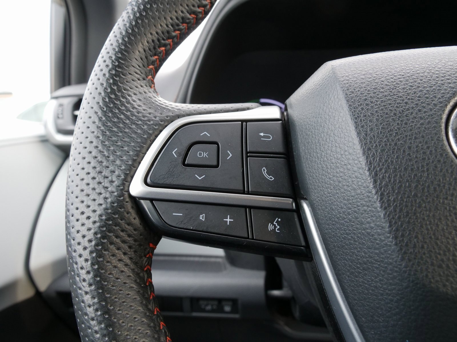 Used 2023 Toyota Sienna XSE image 24