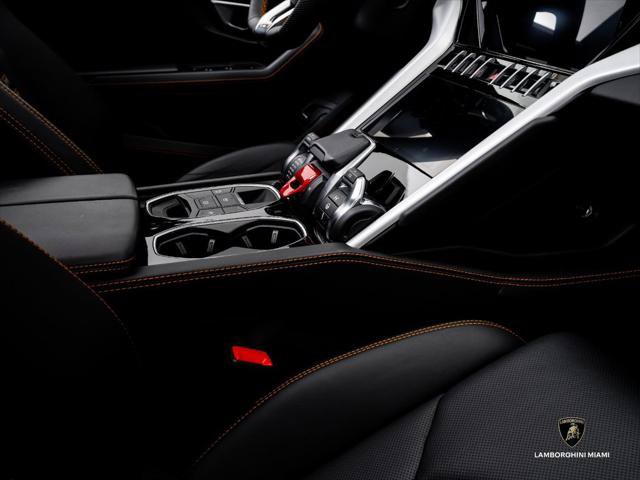 Used 2020 Lamborghini Urus AWD/4WD image 45