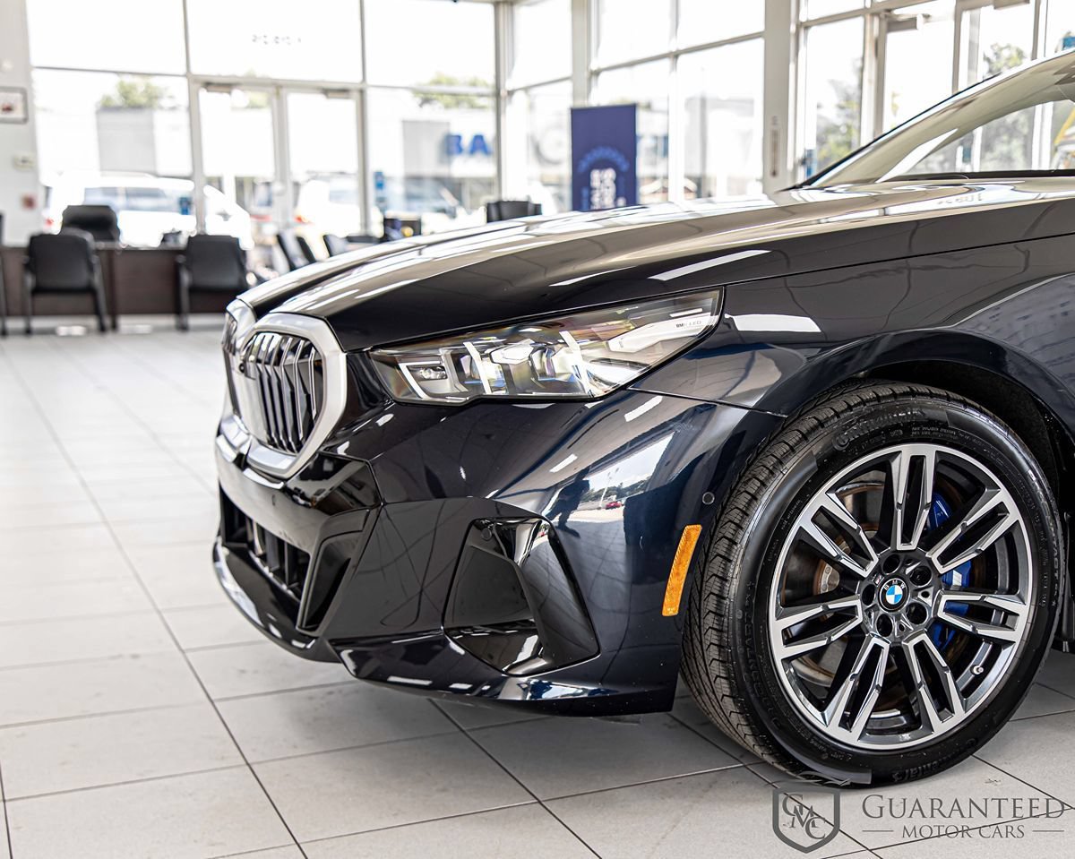 Used 2026 BMW 530i xDrive AWD/4WD image 5