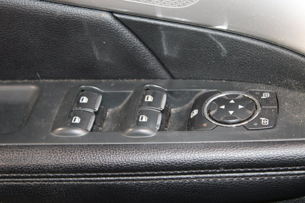 Used 2016 Ford Explorer XLT w/ Equipment Group 201A AWD/4WD image 24