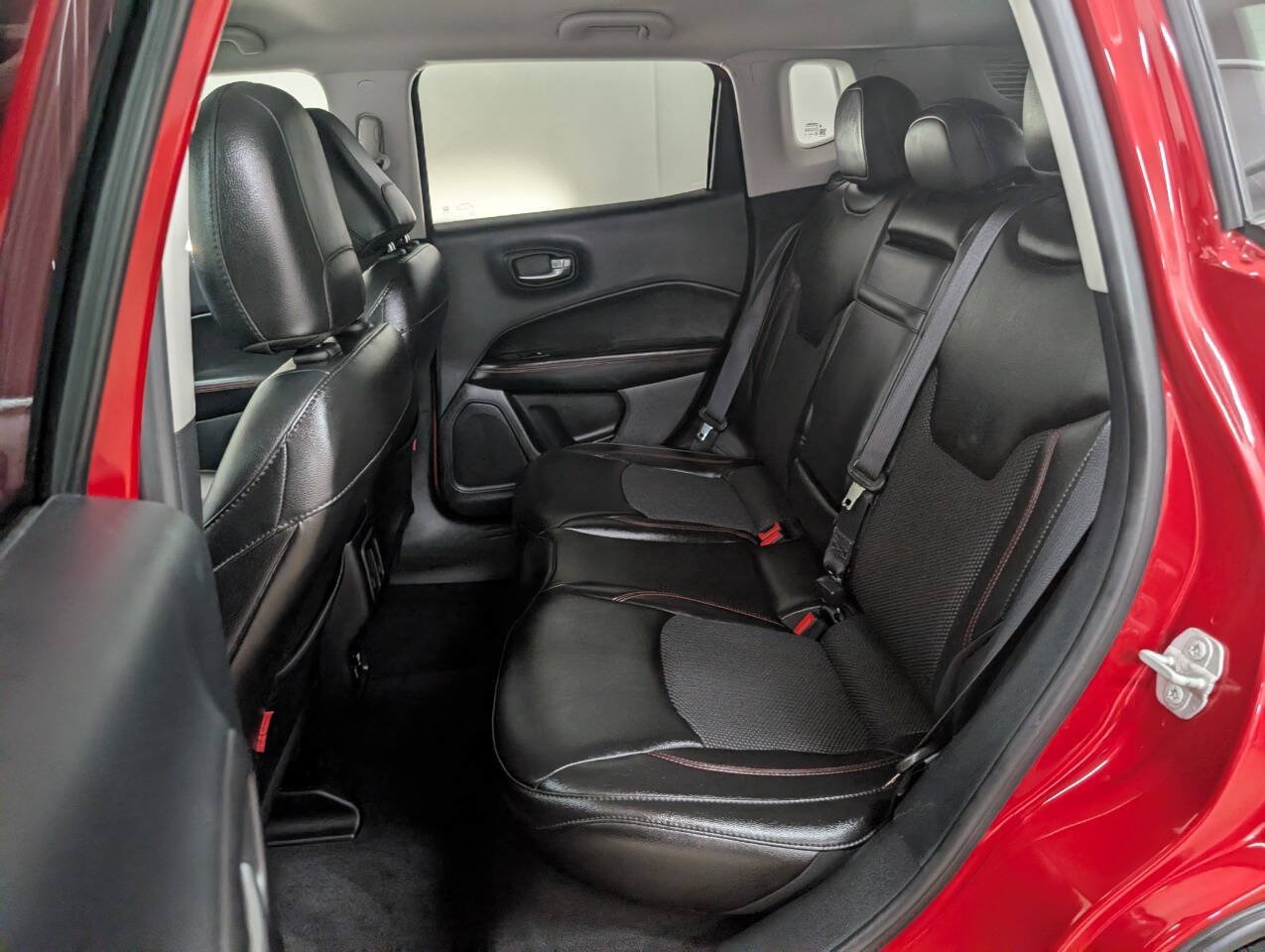 Used 2018 Jeep Compass Trailhawk w/ Safety & Security Group AWD/4WD image 15