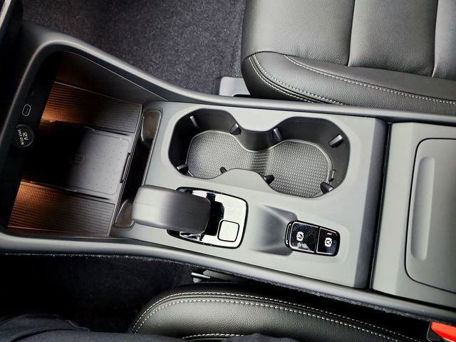 New 2026 Volvo XC40 B5 Core w/ Climate Package image 26