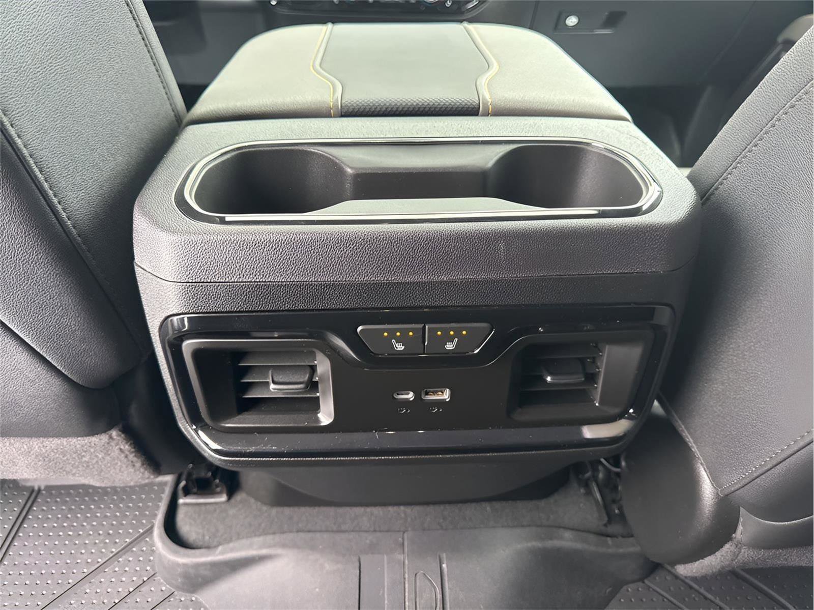 Used 2024 Chevrolet Silverado 2500 ZR2 w/ Technology Package AWD/4WD image 11