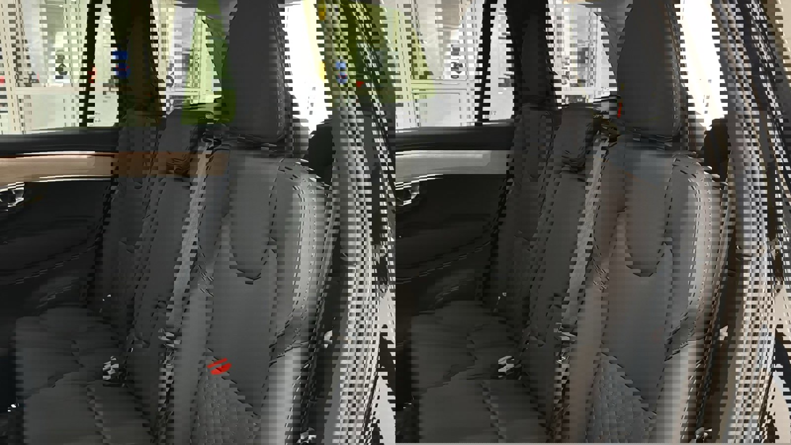 New 2026 Volvo XC90 B6 Plus w/ Protection Package Premier image 26