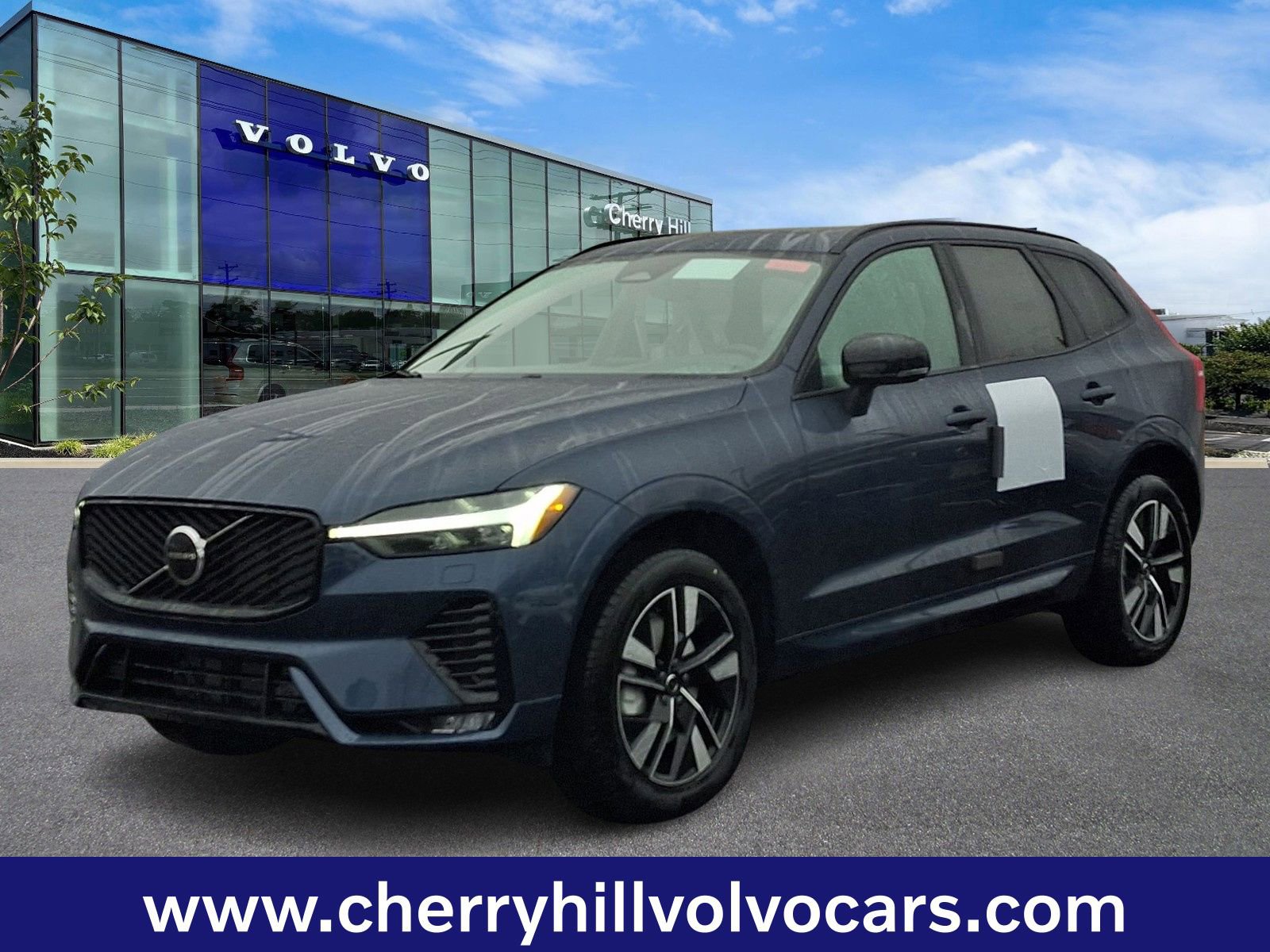 New 2026 Volvo XC60 B5 Core w/ Protection Package Premier image 2