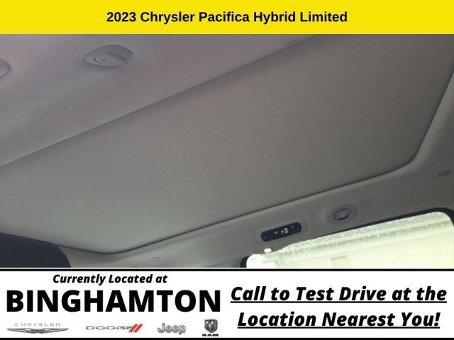 Used 2023 Chrysler Pacifica Limited FWD image 11