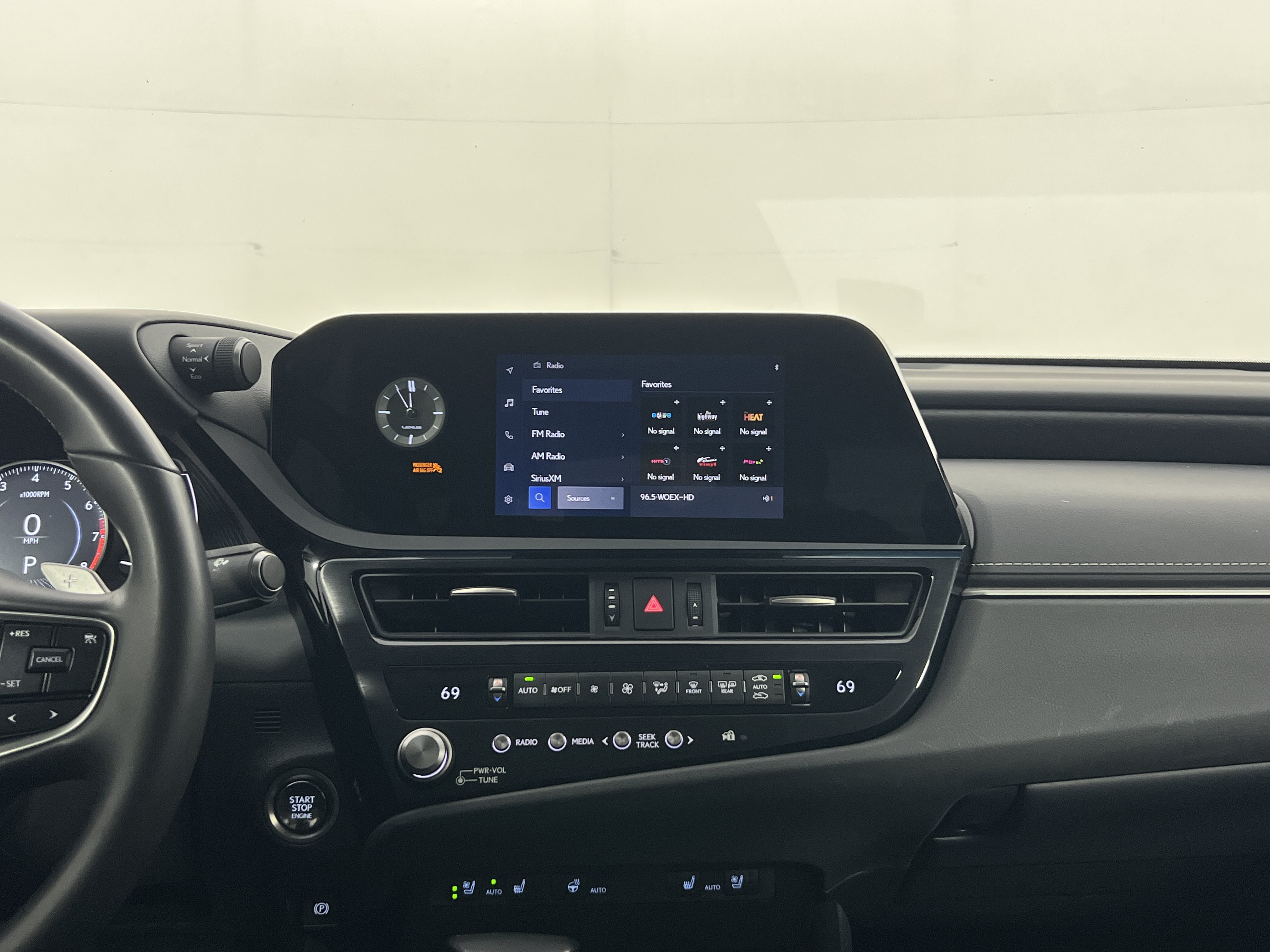 Used 2023 Lexus ES 350 w/ Premium Package FWD image 17