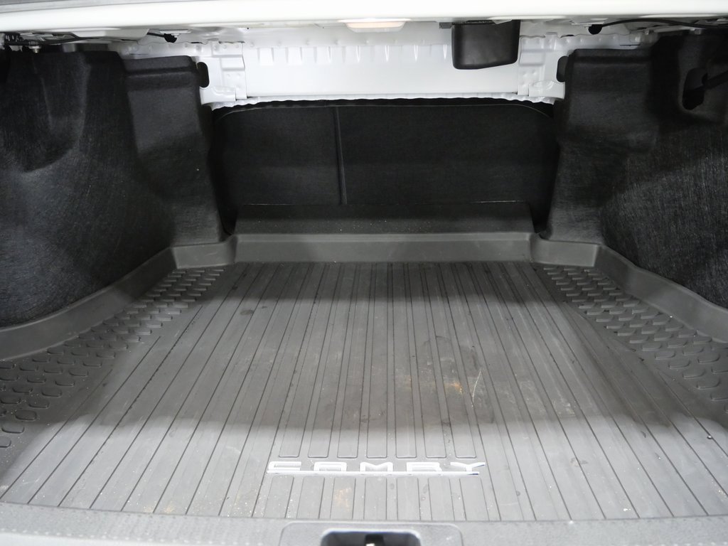 Used 2025 Toyota Camry SE image 25