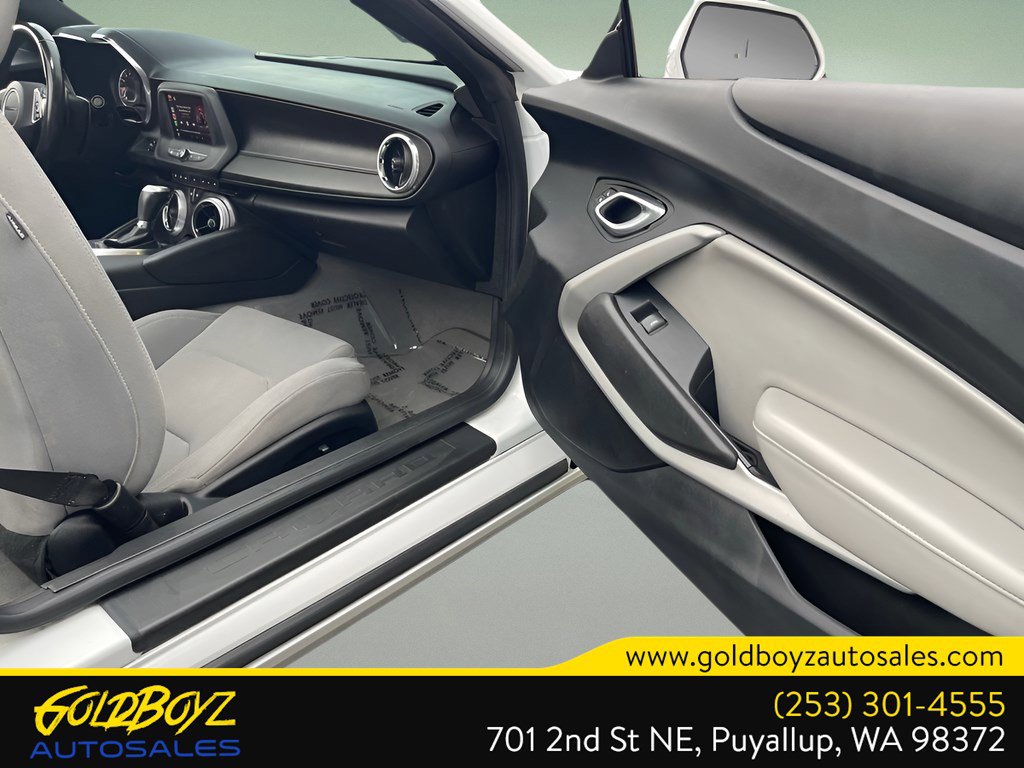 Used 2022 Chevrolet Camaro LT RWD image 15