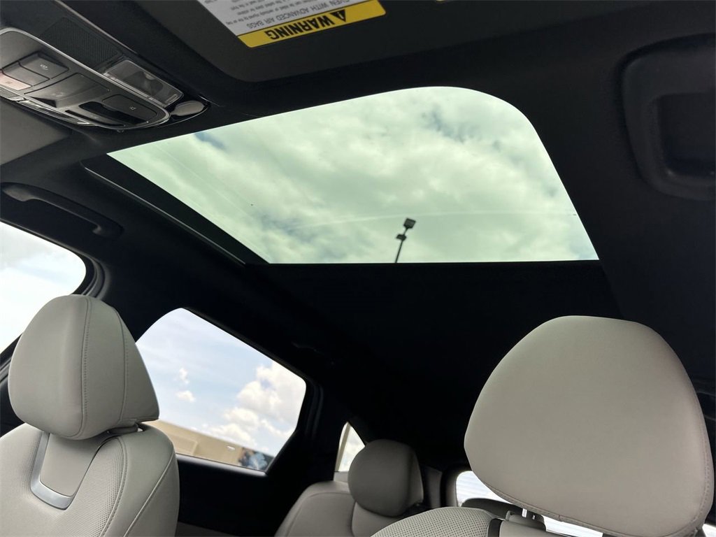 New 2025 Hyundai Tucson Limited image 24