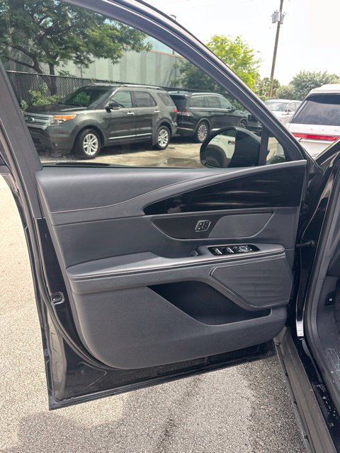 Used 2024 Lincoln Nautilus Premier w/ Jet Appearance Package AWD/4WD image 14
