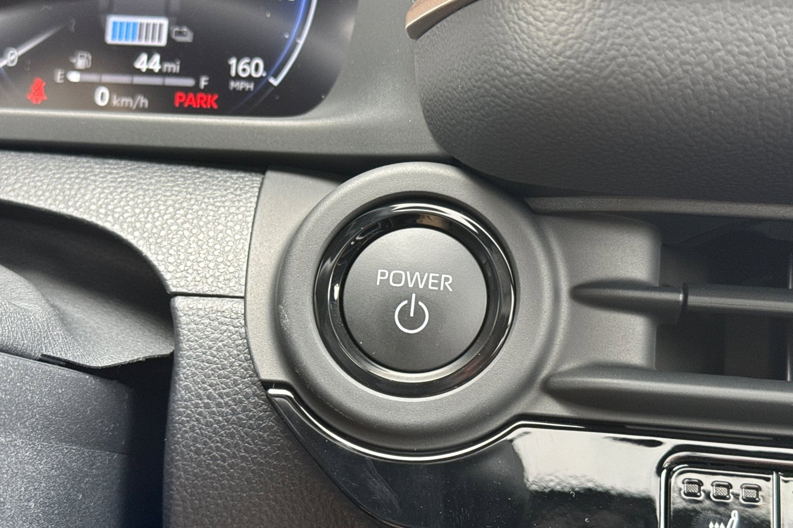 New 2025 Toyota Crown Signia image 22