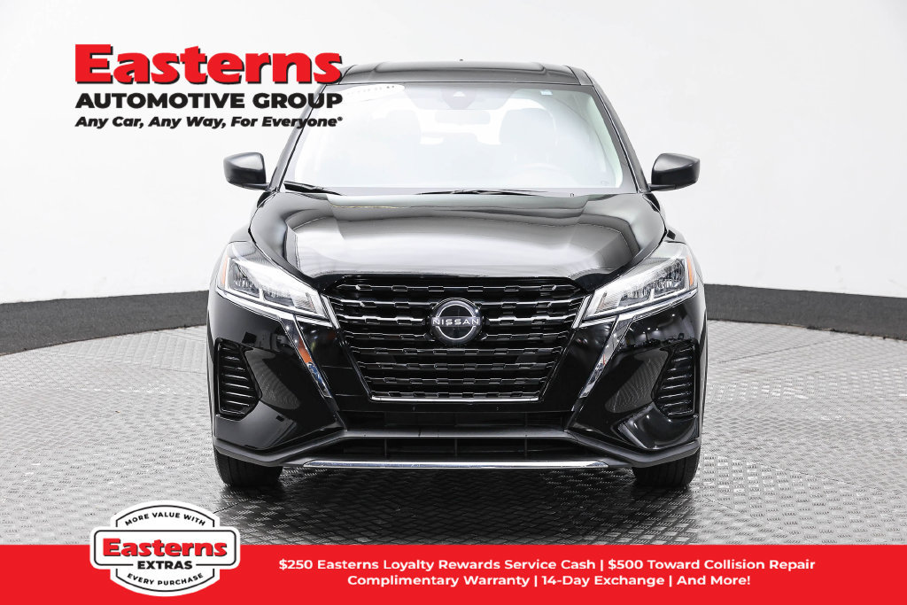 Used 2024 Nissan Kicks S FWD image 3